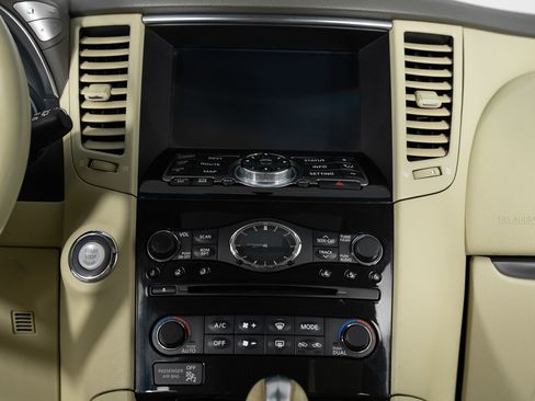 Used 2014 INFINITI QX70 AWD w/ Premium Package image 35