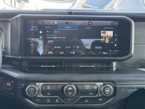 Used 2026 Jeep Gladiator Mojave AWD/4WD image 23
