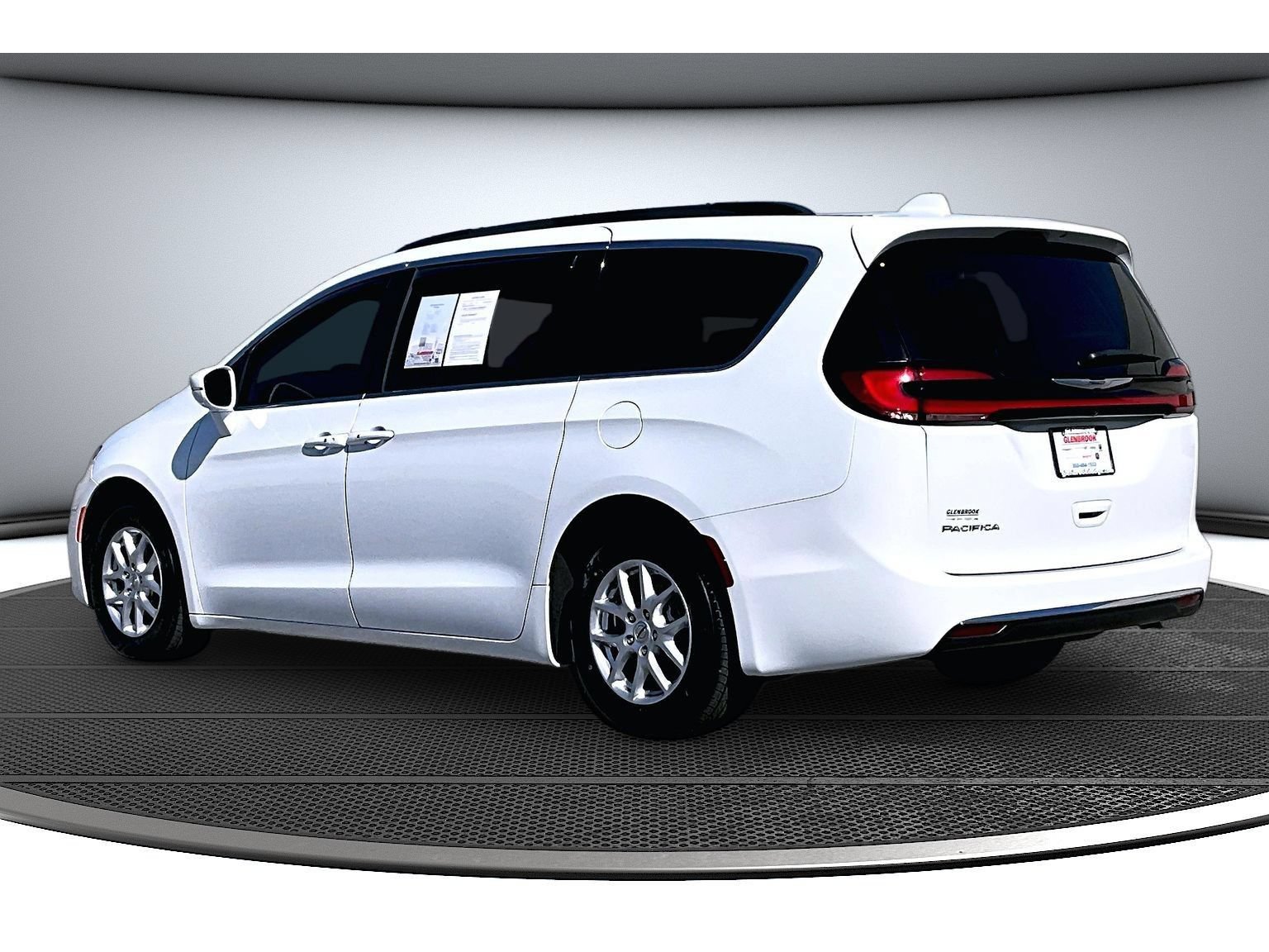 Certified 2022 Chrysler Pacifica Touring-L FWD image 19
