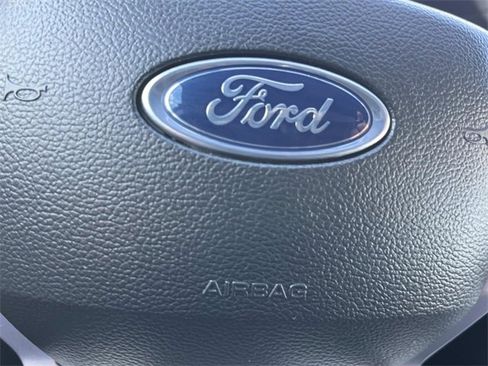 Used 2023 Ford Explorer XLT image 34