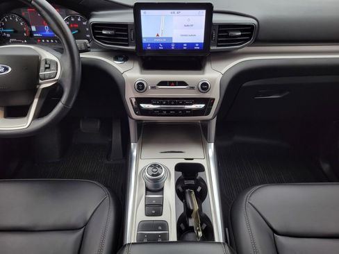 Used 2022 Ford Explorer XLT w/ Equipment Group 202A image 20