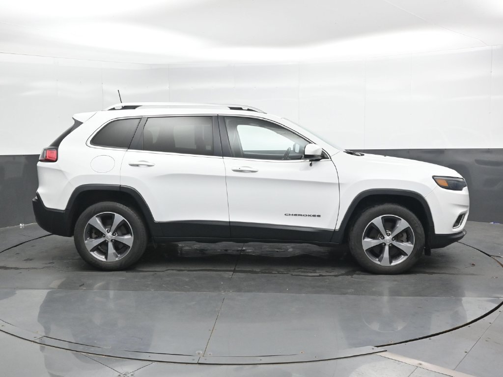 Used 2019 Jeep Cherokee Limited AWD/4WD image 3
