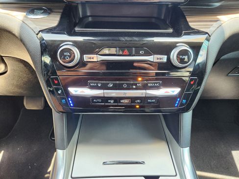 Certified 2022 Ford Explorer Limited w/ Equipment Group 301A RWD image 13