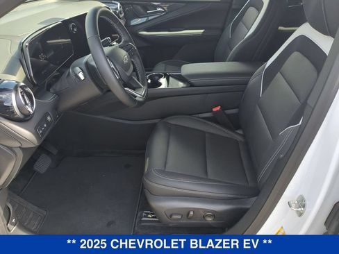 New 2025 Chevrolet Blazer EV LT FWD image 17