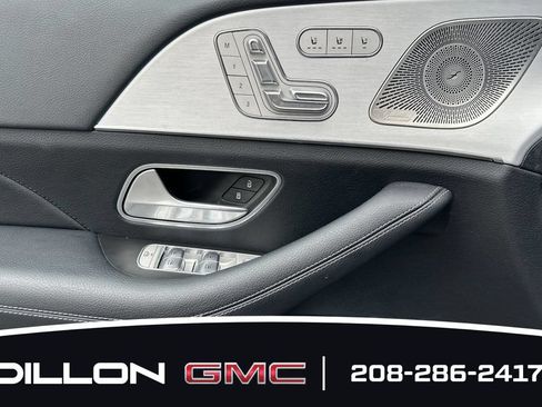 Used 2024 Mercedes-Benz GLS 450 4MATIC image 11