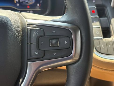 Used 2023 Chevrolet Suburban Premier AWD/4WD image 40