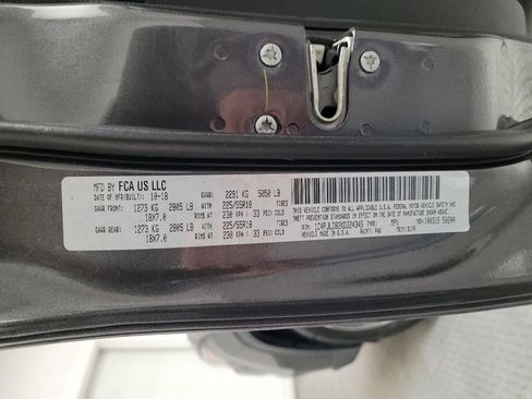 Used 2019 Jeep Cherokee Limited image 33