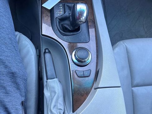 Used 2006 BMW 530xi Sedan image 19