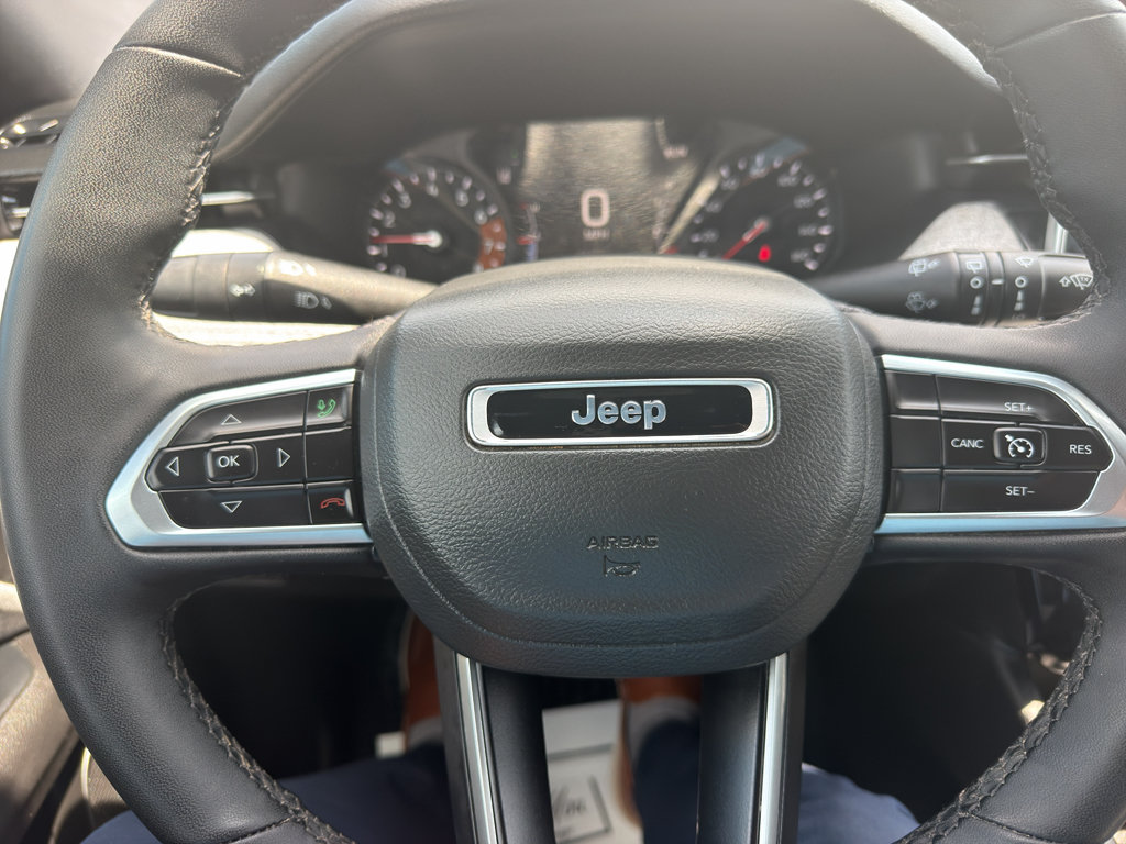 Used 2025 Jeep Compass Latitude w/ Convenience Group AWD/4WD image 14