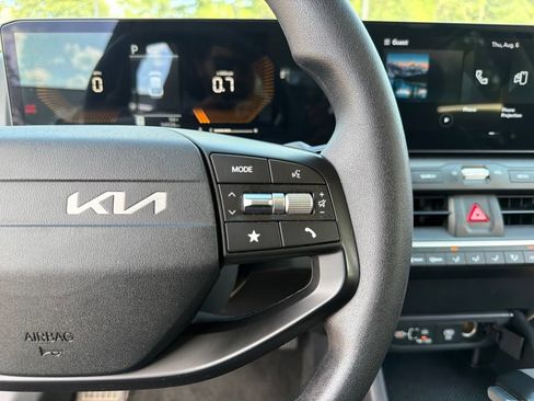 Used 2025 Kia K4 FWD image 17