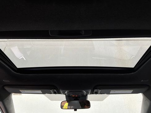 Used 2024 Toyota Corolla SE w/ SE Package image 18