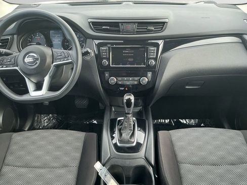 Used 2020 Nissan Rogue Sport SV image 10