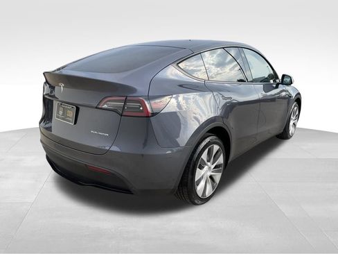 Used 2023 Tesla Model Y Performance AWD/4WD image 5