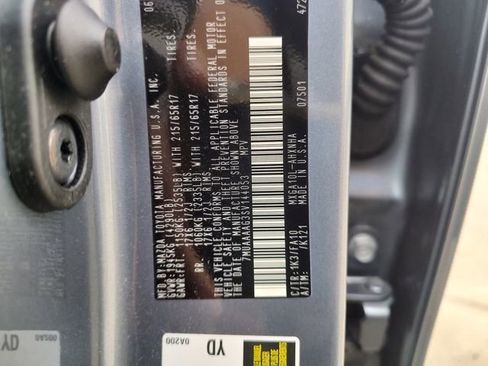 Used 2025 Toyota Corolla Cross L FWD image 32