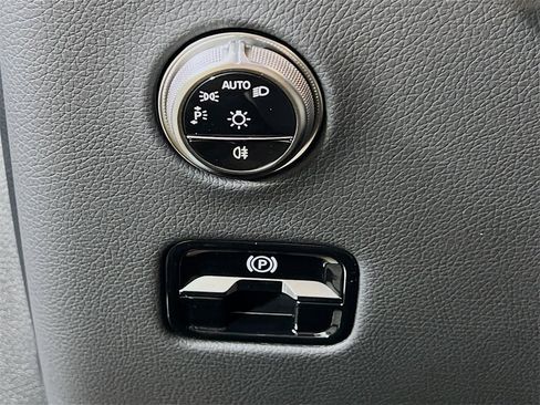 New 2026 Mercedes-Benz GLC 300 4MATIC image 11