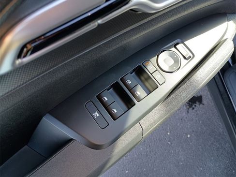 New 2026 Kia Sportage LX image 19