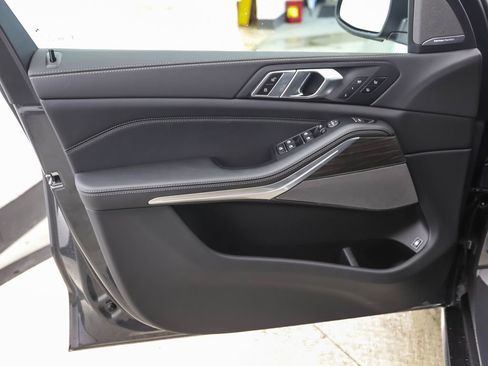 New 2026 BMW X5 xDrive50e image 9