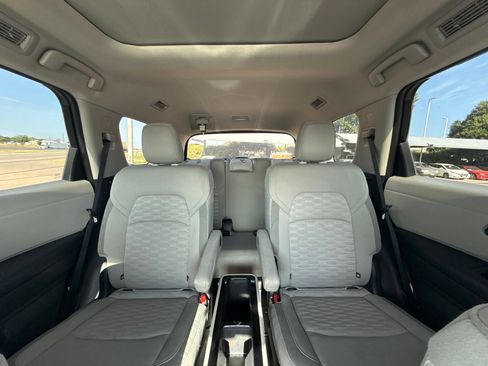Used 2024 Nissan Pathfinder SV w/ SV Premium Package FWD image 10