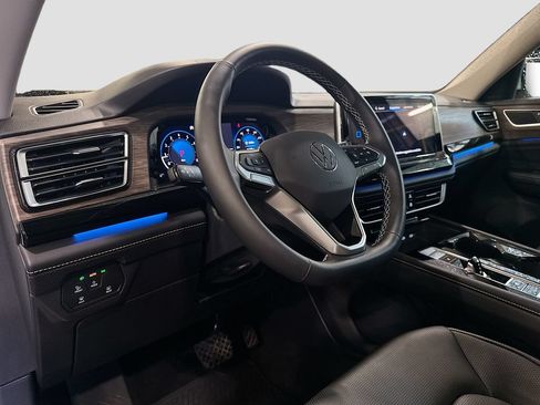 Certified 2025 Volkswagen Atlas SEL AWD/4WD image 9