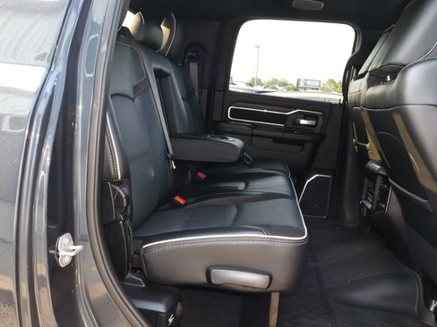 Used 2025 RAM 2500 Laramie AWD/4WD image 23