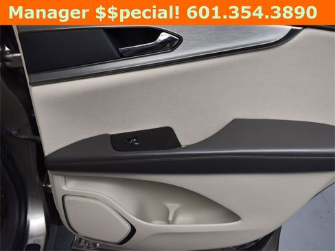 Used 2020 Lincoln Nautilus FWD w/ Equipment Group 101A image 21