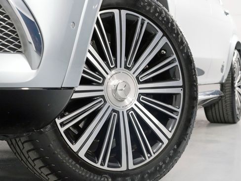 Used 2023 Mercedes-Benz Maybach GLS 600 4MATIC image 73