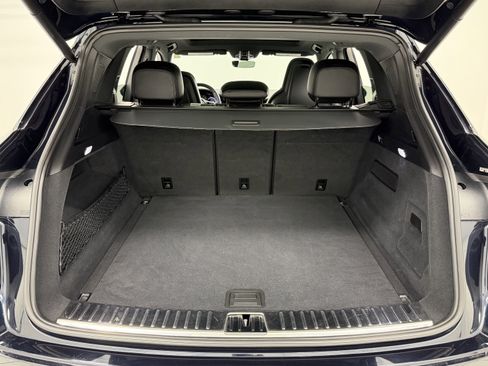 Certified 2023 Porsche Cayenne Platinum Edition image 62