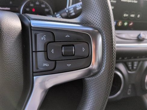 Used 2025 Chevrolet Blazer LT FWD image 24