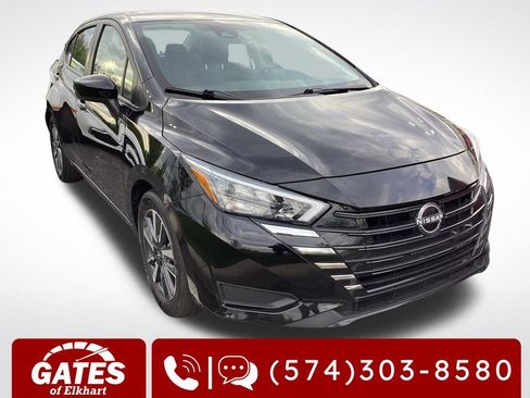 Used 2025 Nissan Versa SV FWD image 1