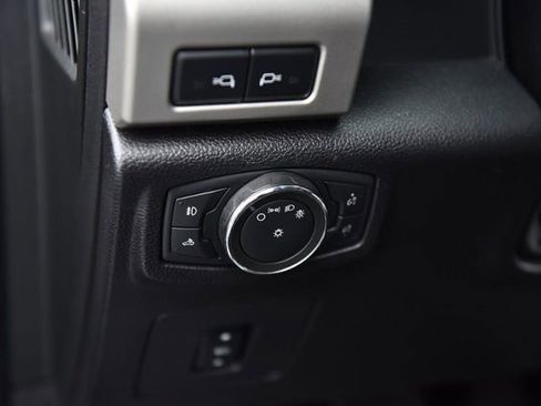 Used 2015 Ford F150 Lariat image 13