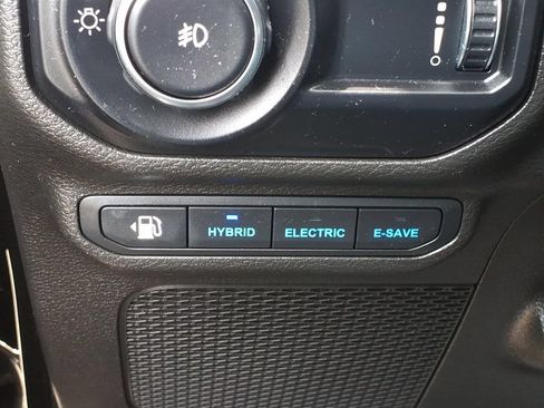 Used 2023 Jeep Wrangler Unlimited w/ Sun & Screen Package AWD/4WD image 21