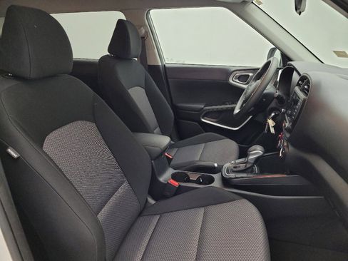 Used 2025 Kia Soul LX w/ LX Technology Package image 21
