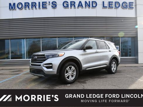 Used 2023 Ford Explorer XLT w/ Equipment Group 202A image 1