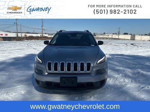 Used 2016 Jeep Cherokee Sport w/ Cold Weather Group image 2