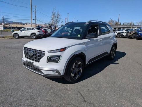 Certified 2023 Hyundai Venue Limited image 8