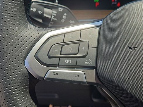 New 2026 Volkswagen Tiguan SEL R-Line AWD/4WD image 16