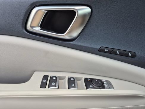 New 2026 Kia Carnival EX FWD image 7