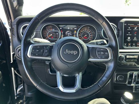 Used 2020 Jeep Gladiator Overland AWD/4WD image 11