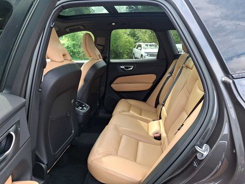 Used 2023 Volvo XC60 B6 Ultimate w/ Protection Package Premier AWD/4WD image 10