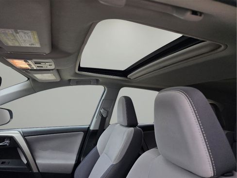 Used 2014 Toyota RAV4 XLE image 3