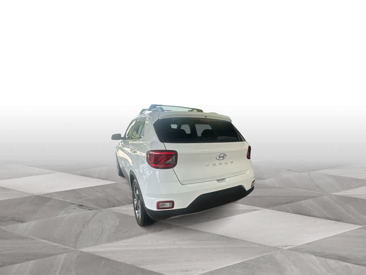 Used 2024 Hyundai Venue SEL FWD image 6