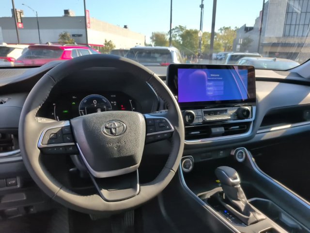 Used 2026 Toyota Grand Highlander XLE FWD image 24