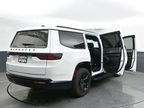 Used 2024 Jeep Wagoneer Series II AWD/4WD image 62