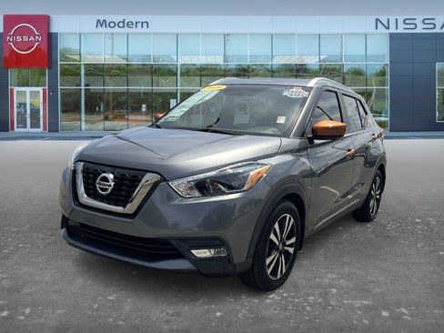 Used 2019 Nissan Kicks SR w/ Exterior Electronics Package FWD image 1