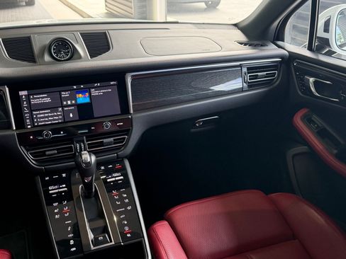 Certified 2024 Porsche Macan GTS AWD/4WD image 16