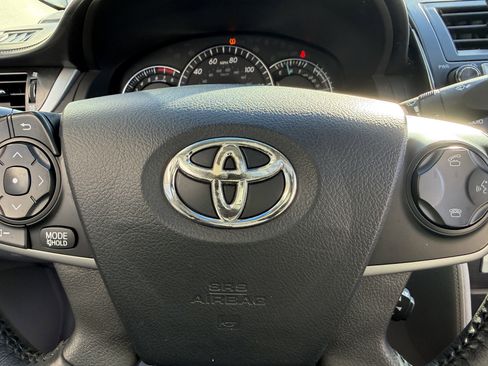 Used 2012 Toyota Camry XLE image 32