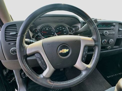 Used 2009 Chevrolet Silverado 1500 LT AWD/4WD image 12