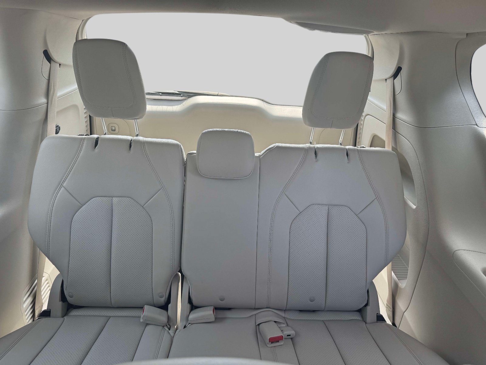 Used 2020 Chrysler Pacifica Touring-L w/ Advanced Safetytec Group FWD image 15