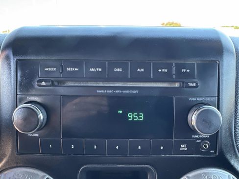 Used 2012 Jeep Wrangler Sport image 21