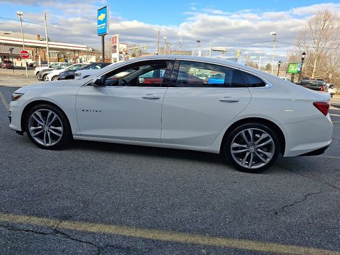 Used 2023 Chevrolet Malibu LT image 2